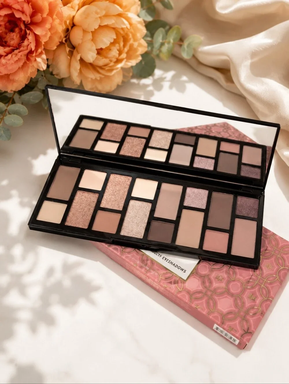 Laura Geller Garden Party In Full Bloom 16 Shade Eyeshadow Palette NEW $45 Value